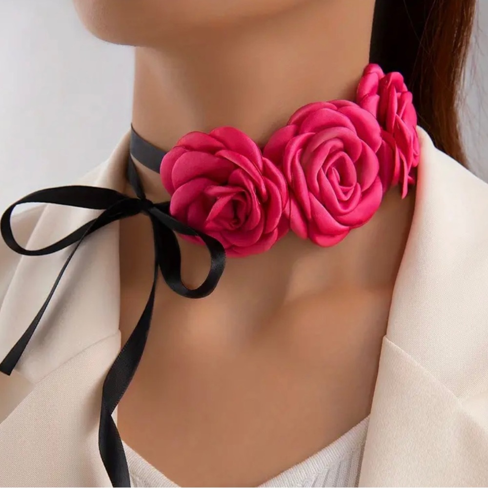 ❤️ Pink Roses Choker Necklace - Picture 5 of 5